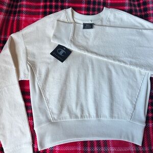Cropped champion sweater 
Brand new 
Size small
